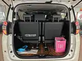Фото 19 - Toyota Vellfire