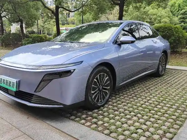 Nissan N6 2025 2025 Mid Configuration