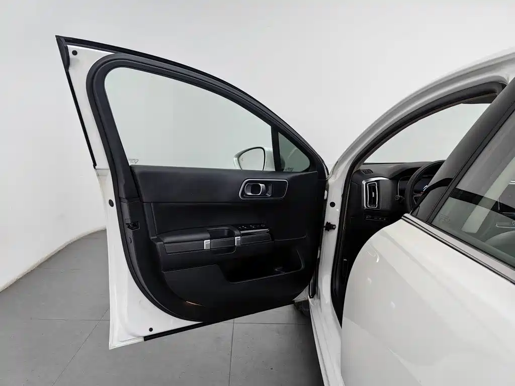 Фото 8 - Citroën C6