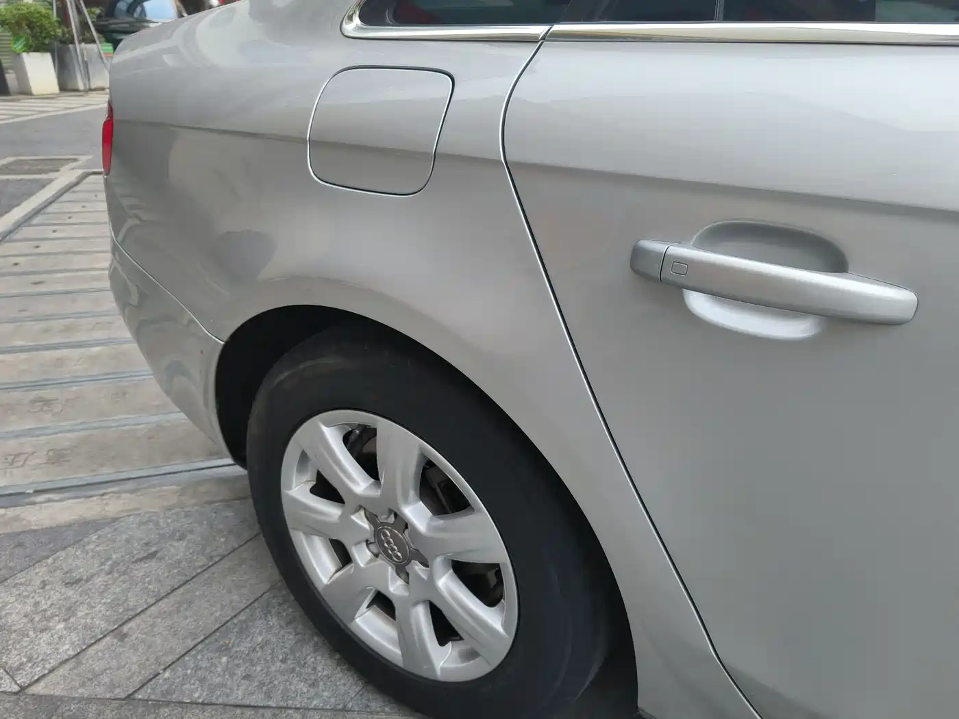 Audi A4L 2011 2.0 TFSI Comfort фото 25