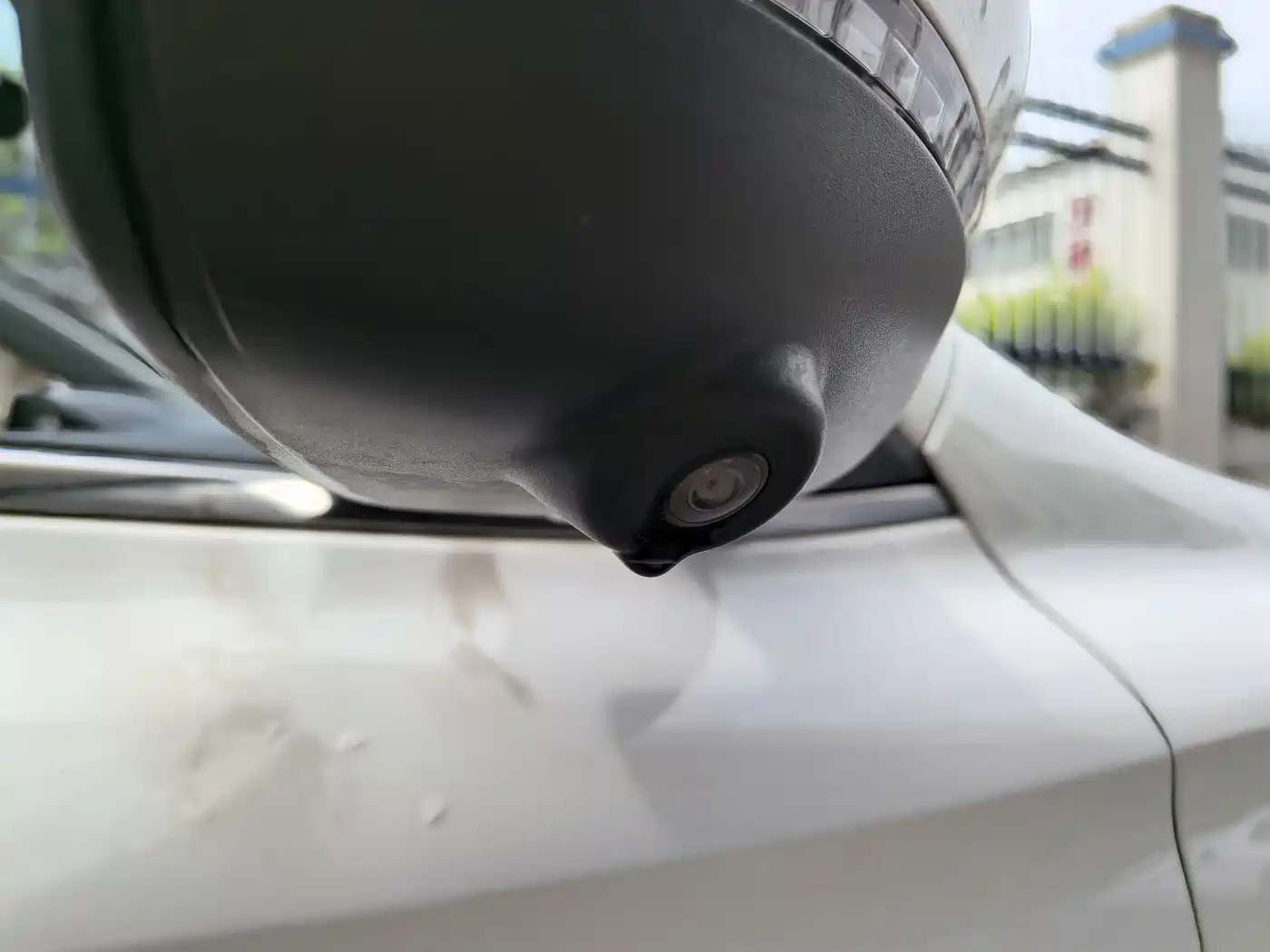 Фото 8 - Roewe i5