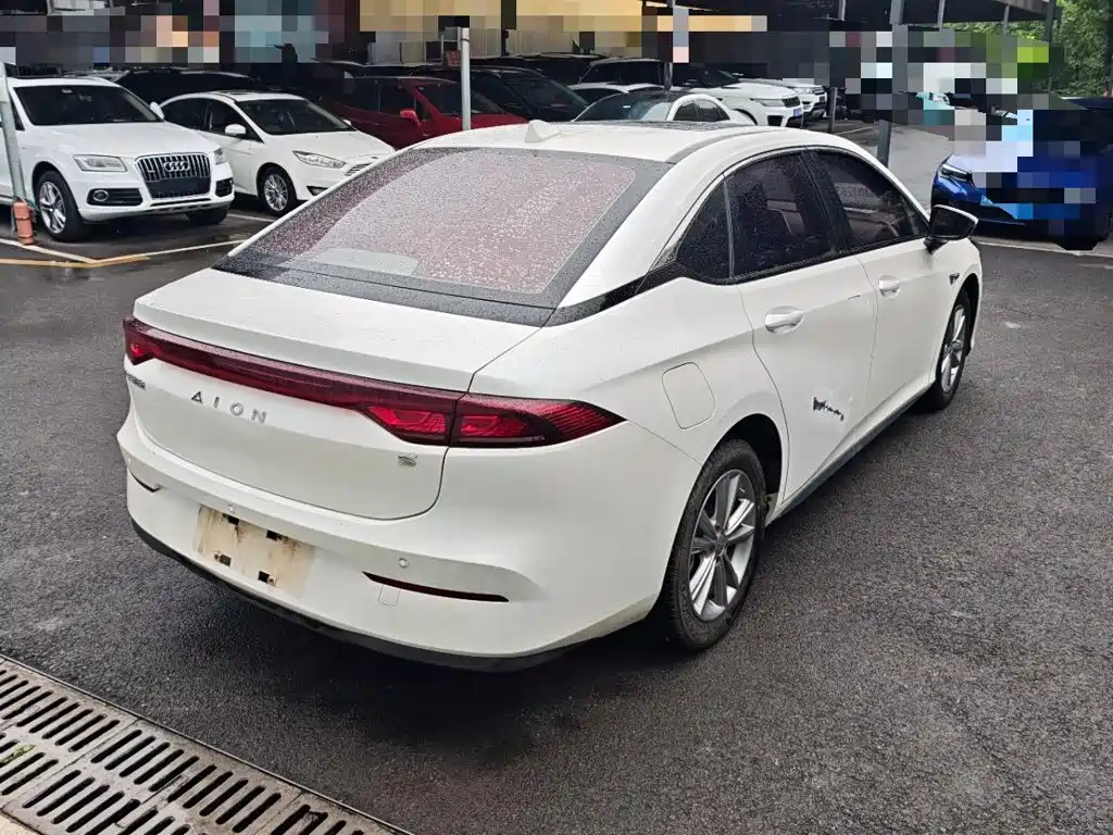  Aion AION S 2022 Mei 580 6