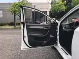 Фото 7 - Roewe i6