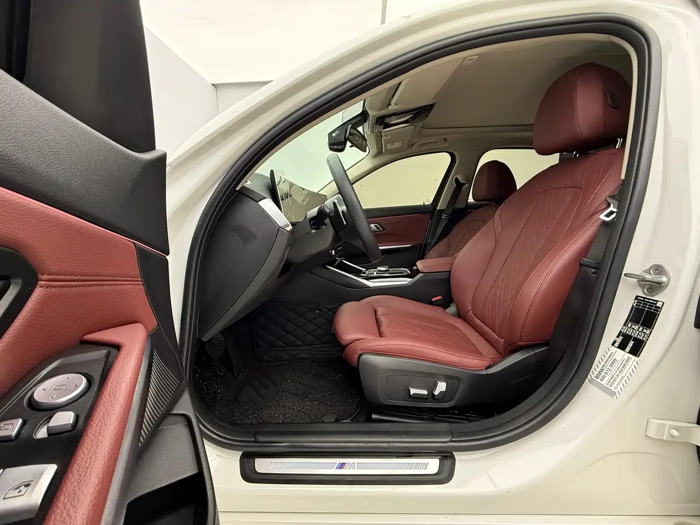 BMW 3 Series 2023 320Li M Sport Package фото 21