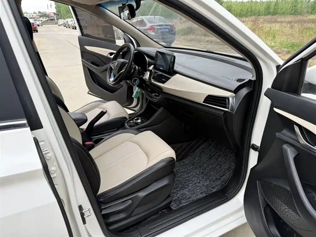 Baojun 360 2019 2018 1.5L Automatic Luxury (China V)