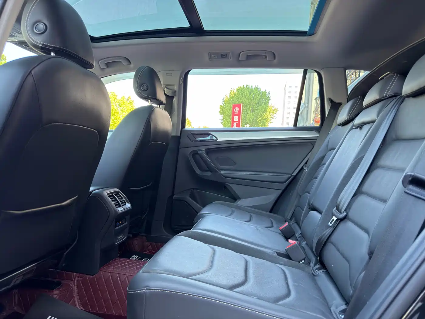 Volkswagen Tiguan L 2018 Facelift 330TSI Automatic 2WD Luxury Edition фото 8