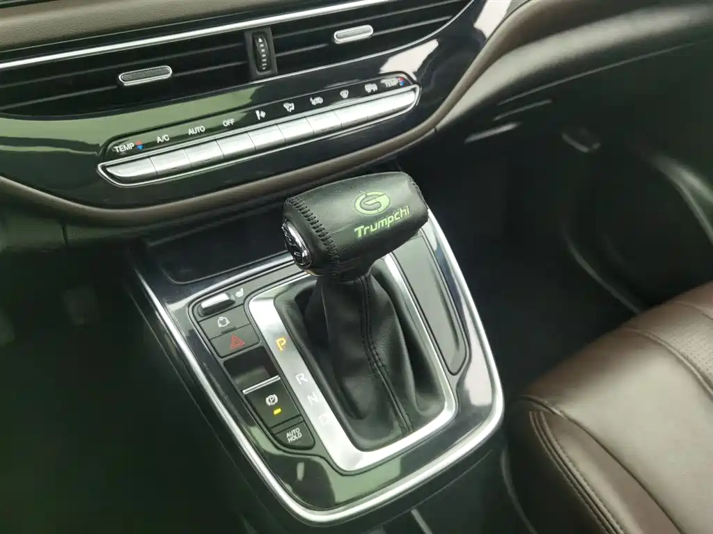 GAC Trumpchi Trumpchi M6 2019 270T Automatic Premium Edition (7-Seater) China V фото 13