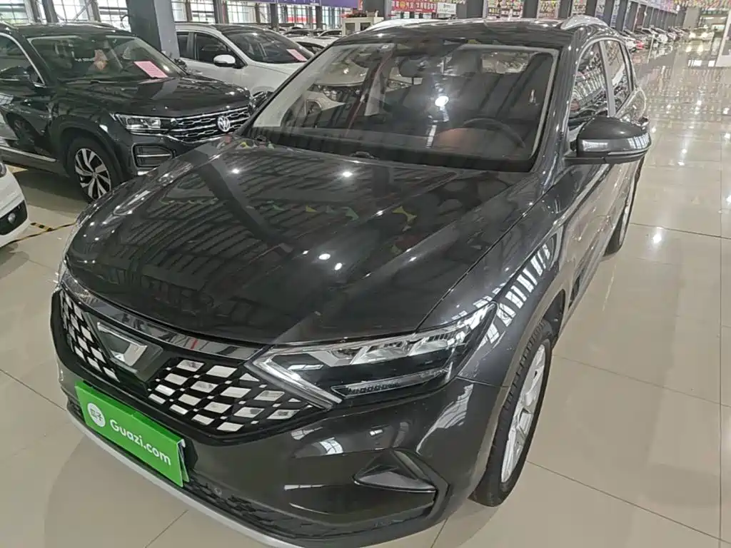 Photo 2 - Jetta VS5