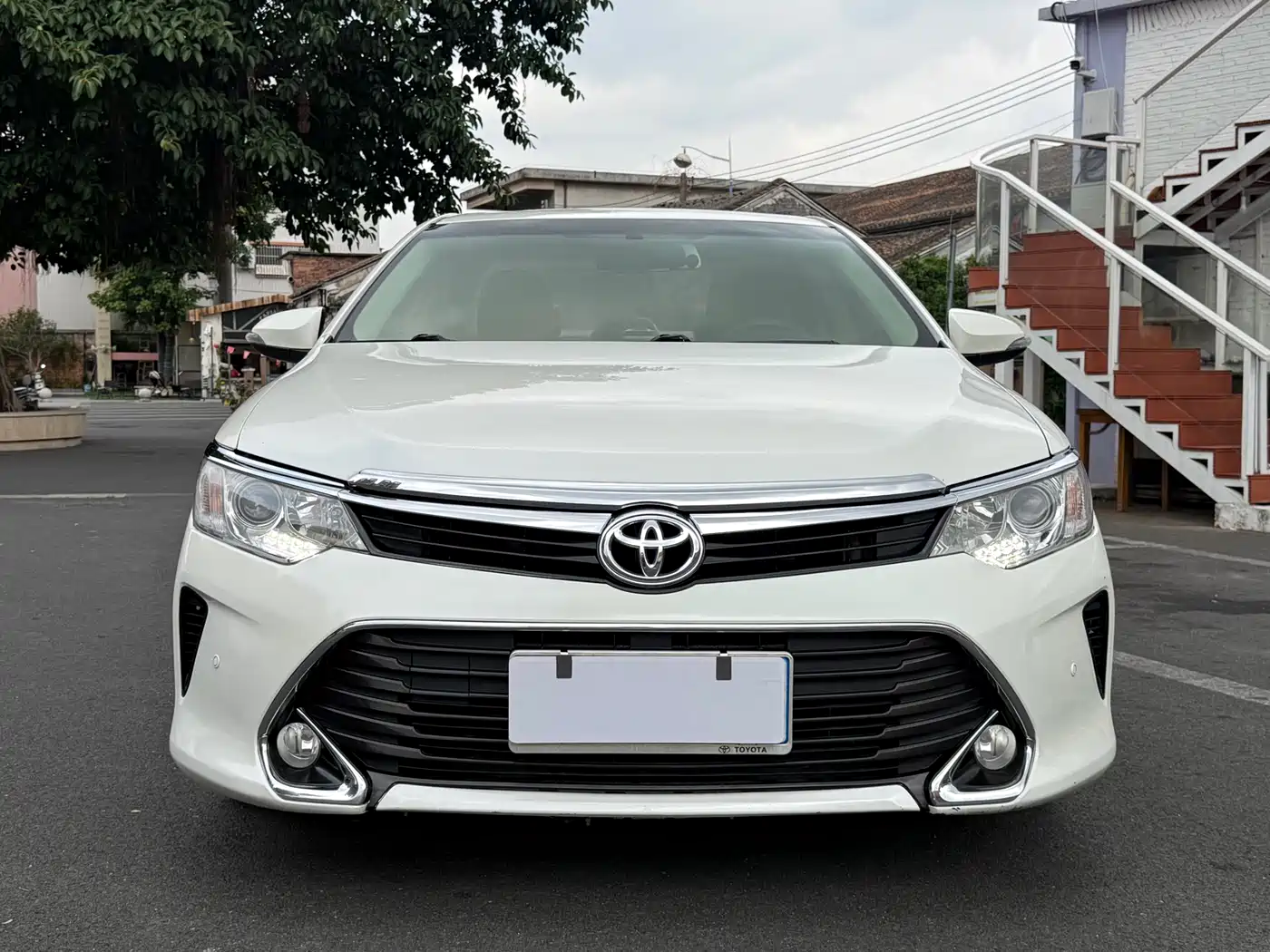 Toyota Camry 2016 2.0E 10th Anniversary Elite Edition фото 2
