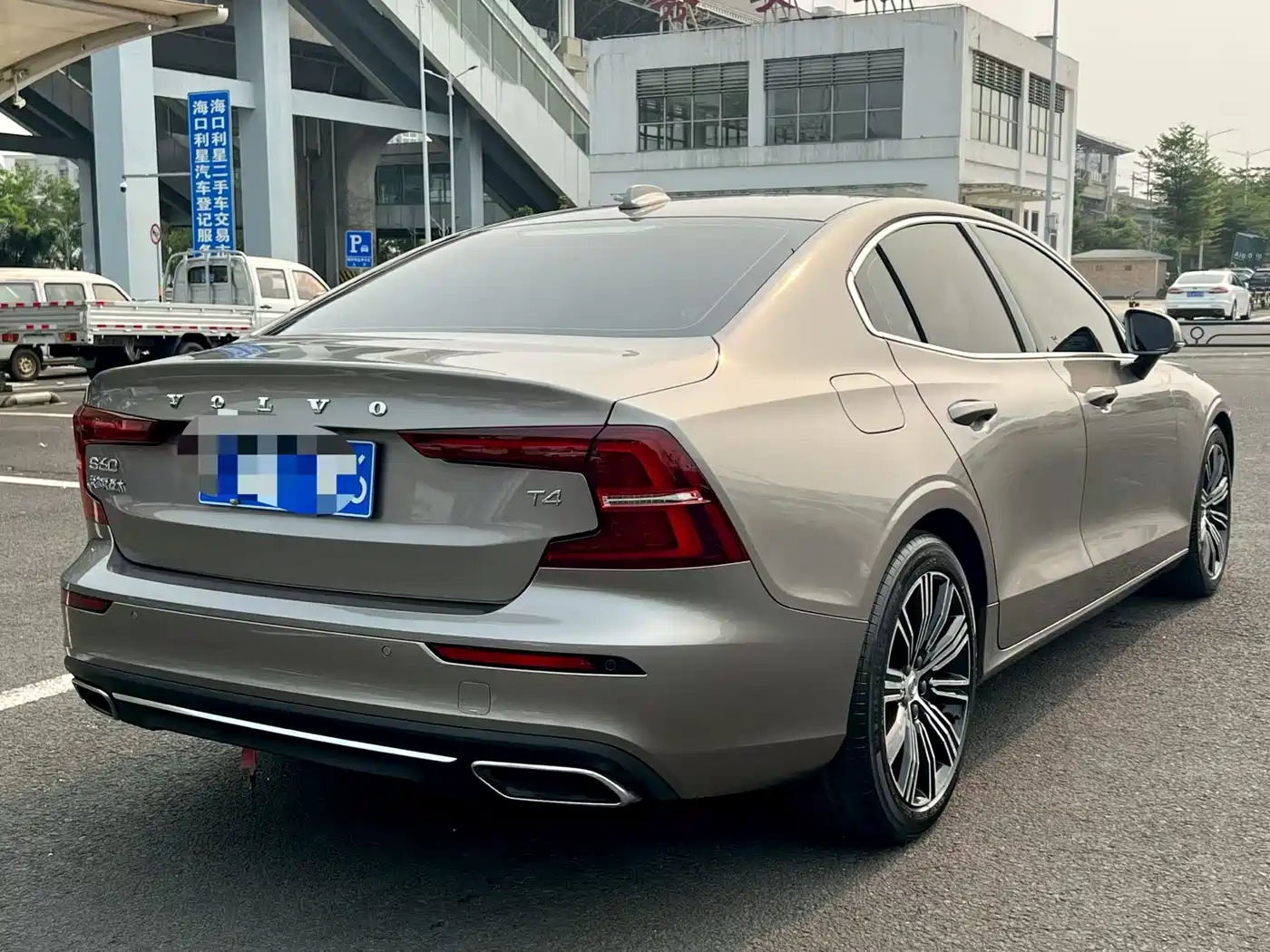 VOLVO S60