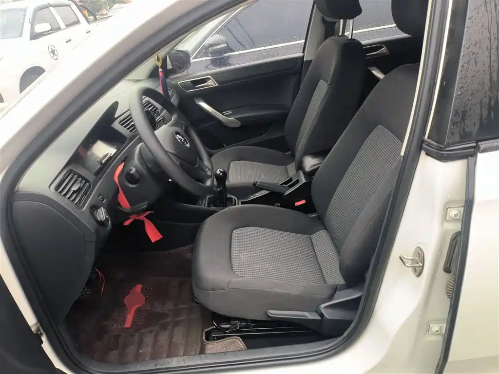 VOLKSWAGEN SANTANA