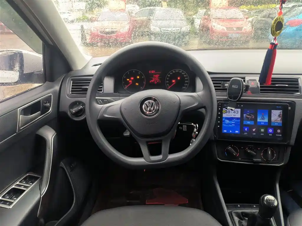 VOLKSWAGEN SANTANA