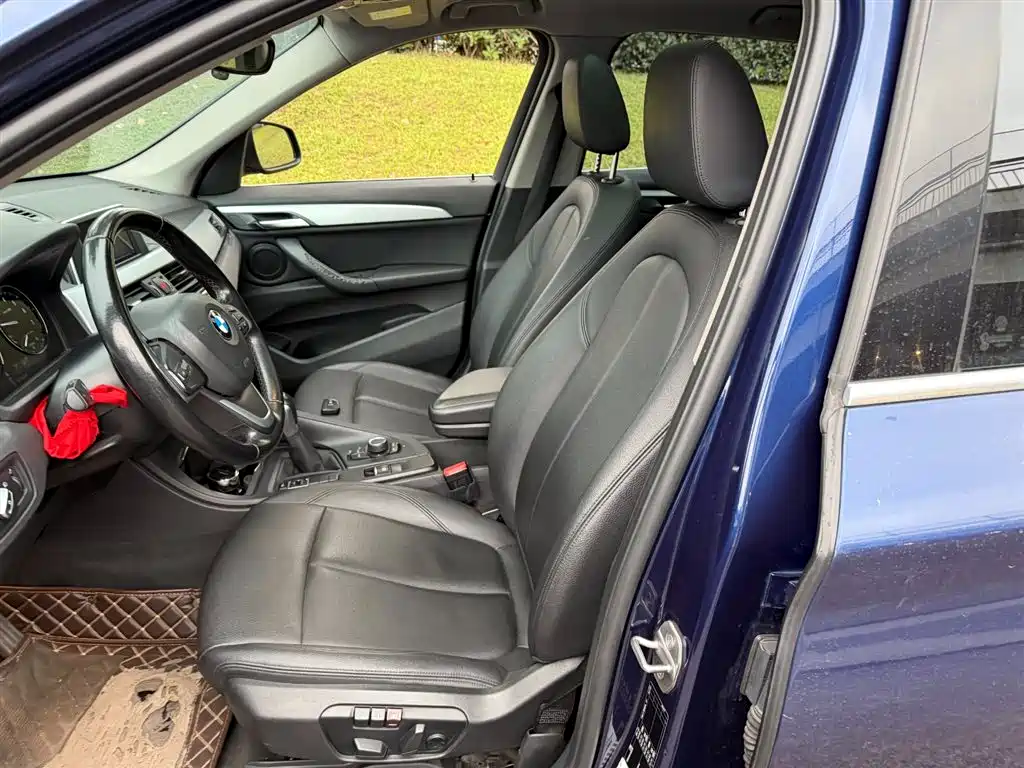 BMW X1 2019 sDrive20Li Leading Model фото 8