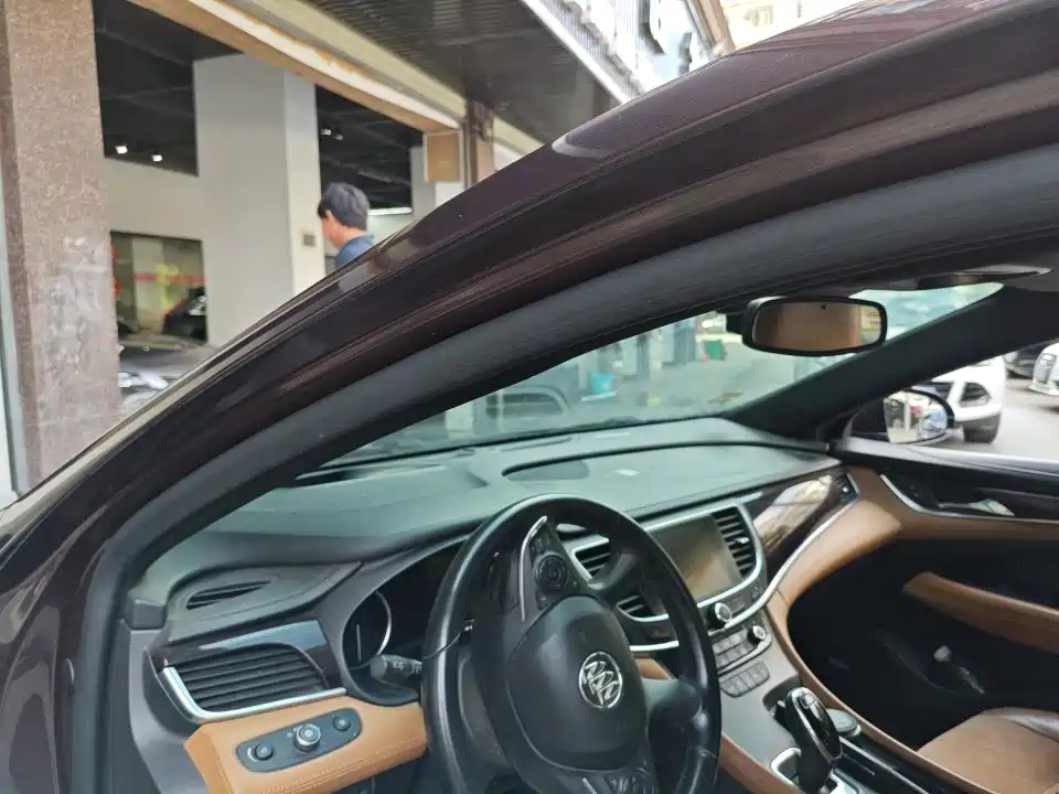 Фото 3 - Buick LaCrosse