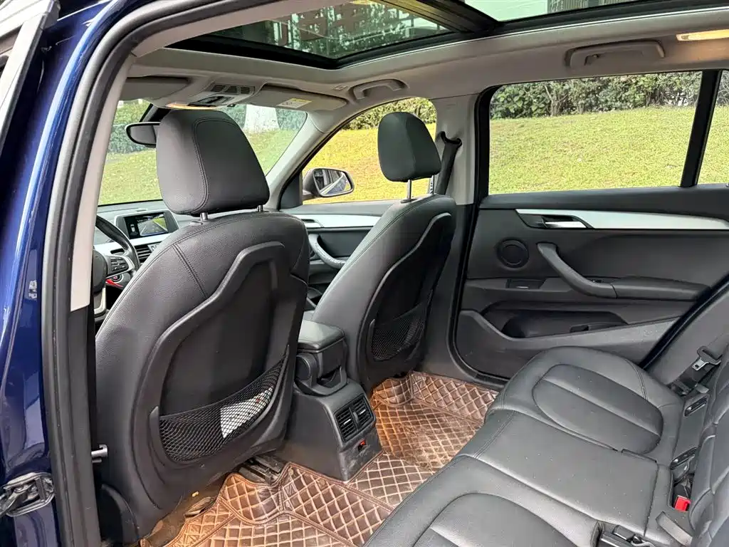 BMW X1 2019 sDrive20Li Leading Model фото 9