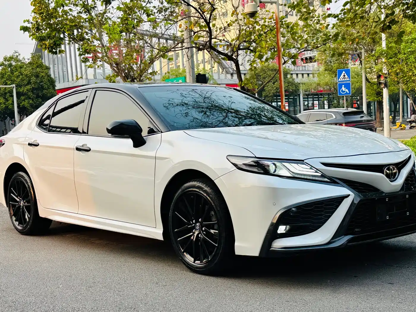 Toyota Camry 2022 2.0S Knight Edition фото 3