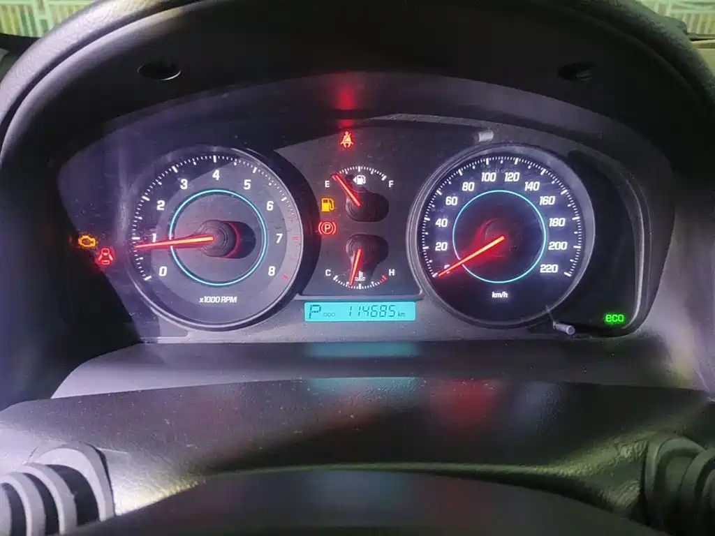 Chevrolet Captiva 2013 2012 Model 2.4L 2WD Urban Edition 5-Seater