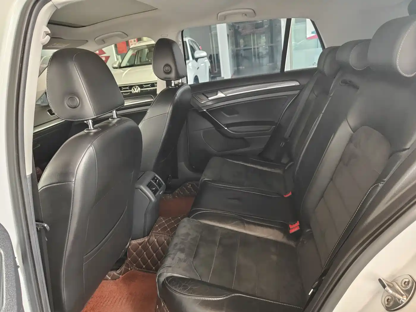 Volkswagen Golf 2018 230TSI Automatic Luxury фото 7