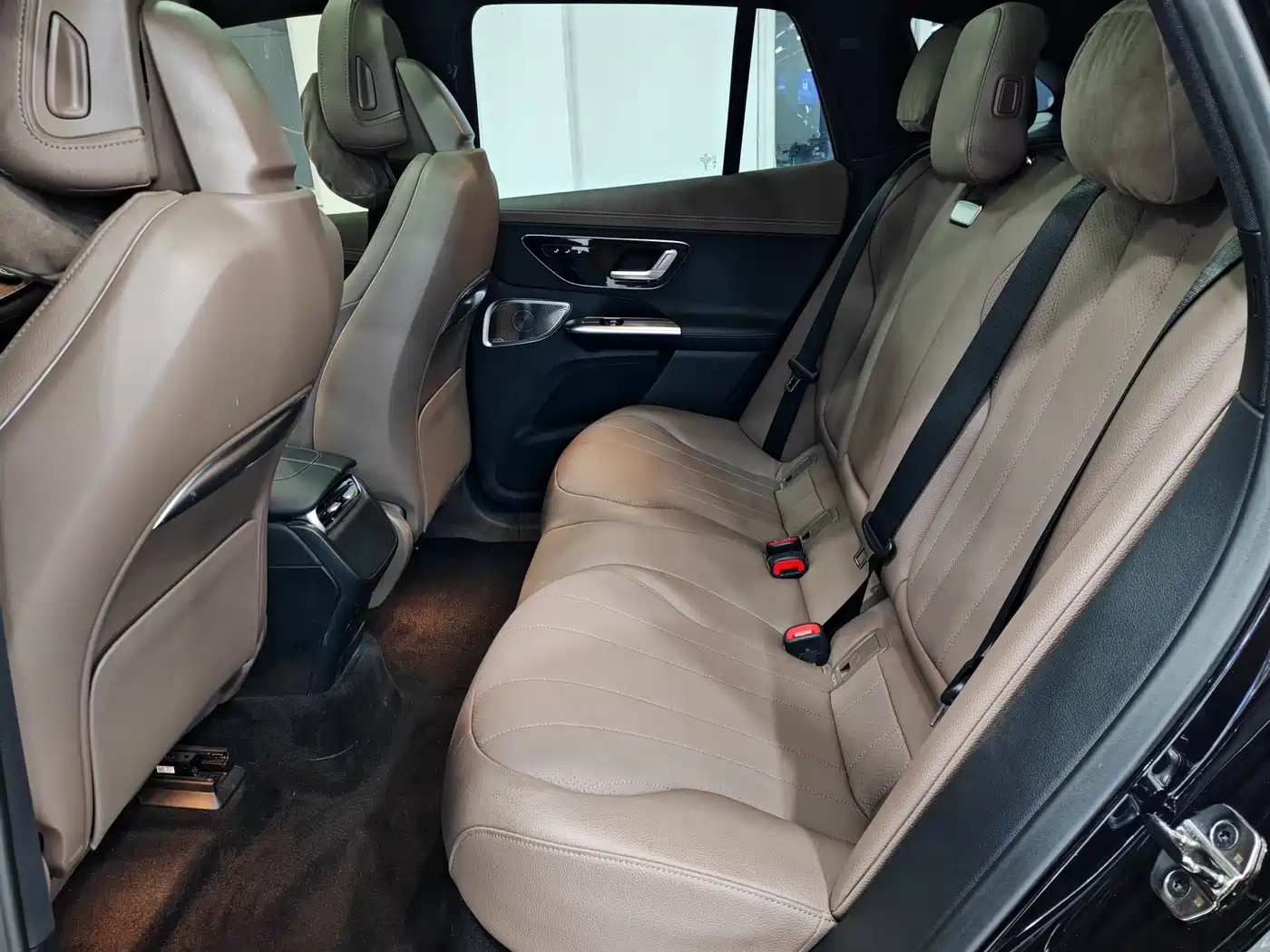 MERCEDES-BENZ EQE SUV