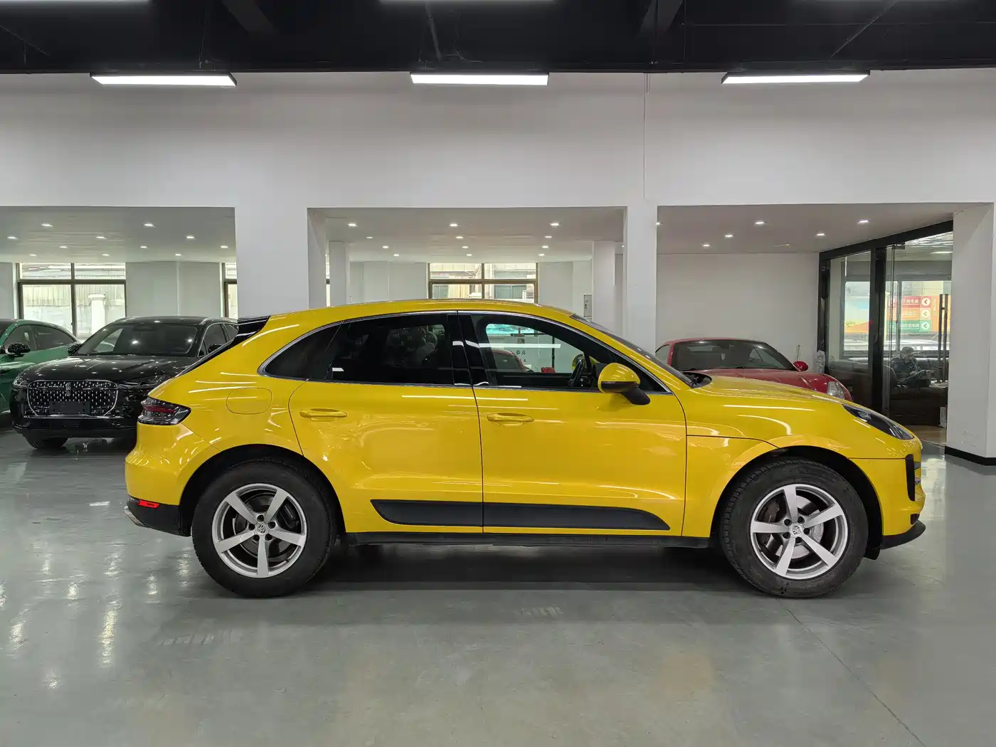 Porsche Macan 2018 Macan 2.0T фото 4