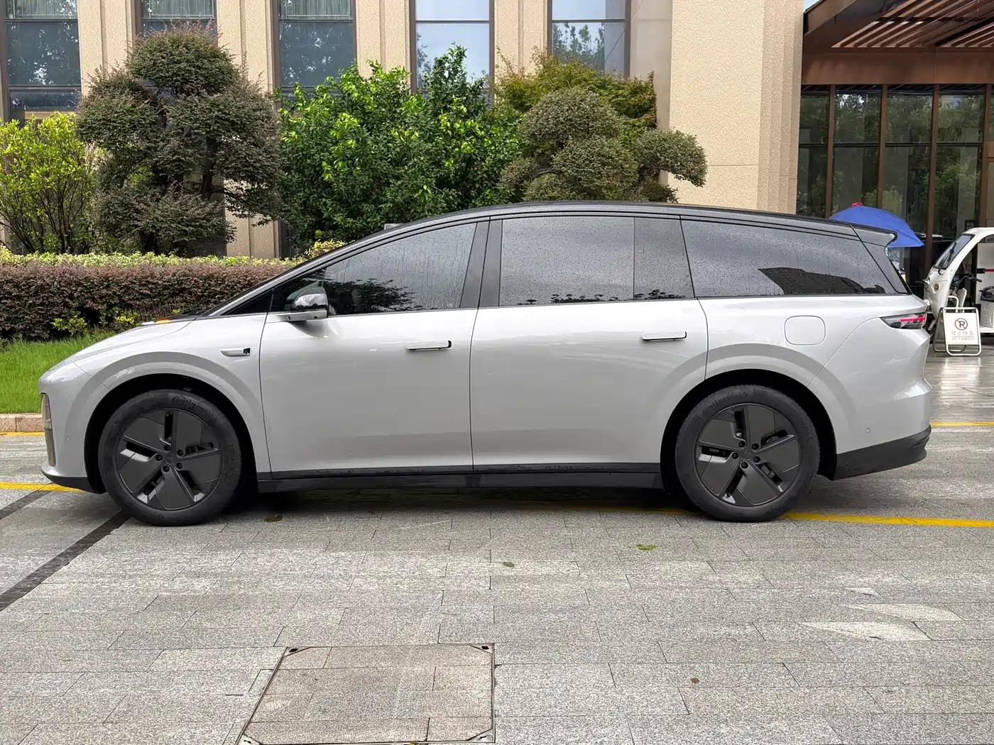 Li Auto Li i8 2025 2025 Standard Edition