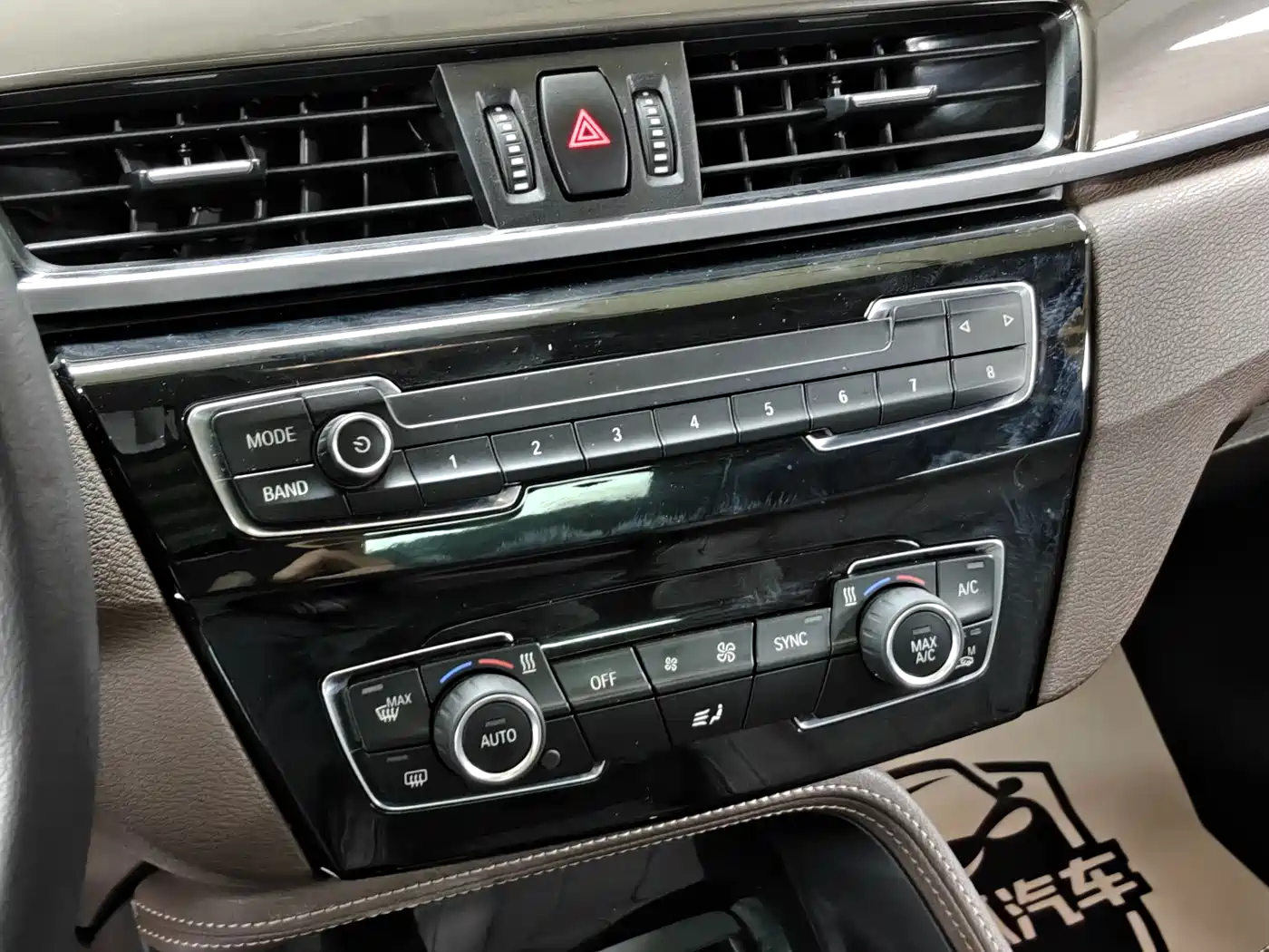 BMW X1 2019 xDrive20Li Premium Model фото 17