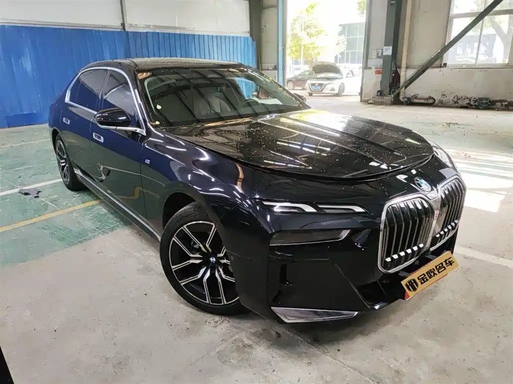 BMW 7-SERIES