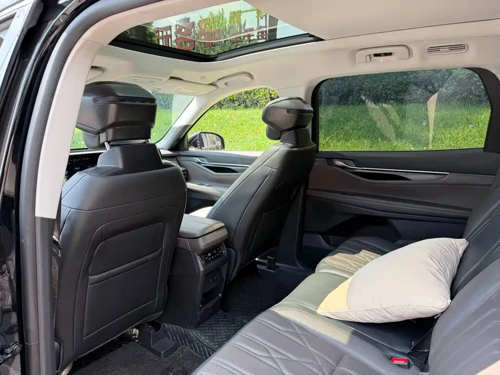 Ford Edge 2026 2026 Edge L 2.0T EcoBoost E Hybrid AWD 7-Seat Premium