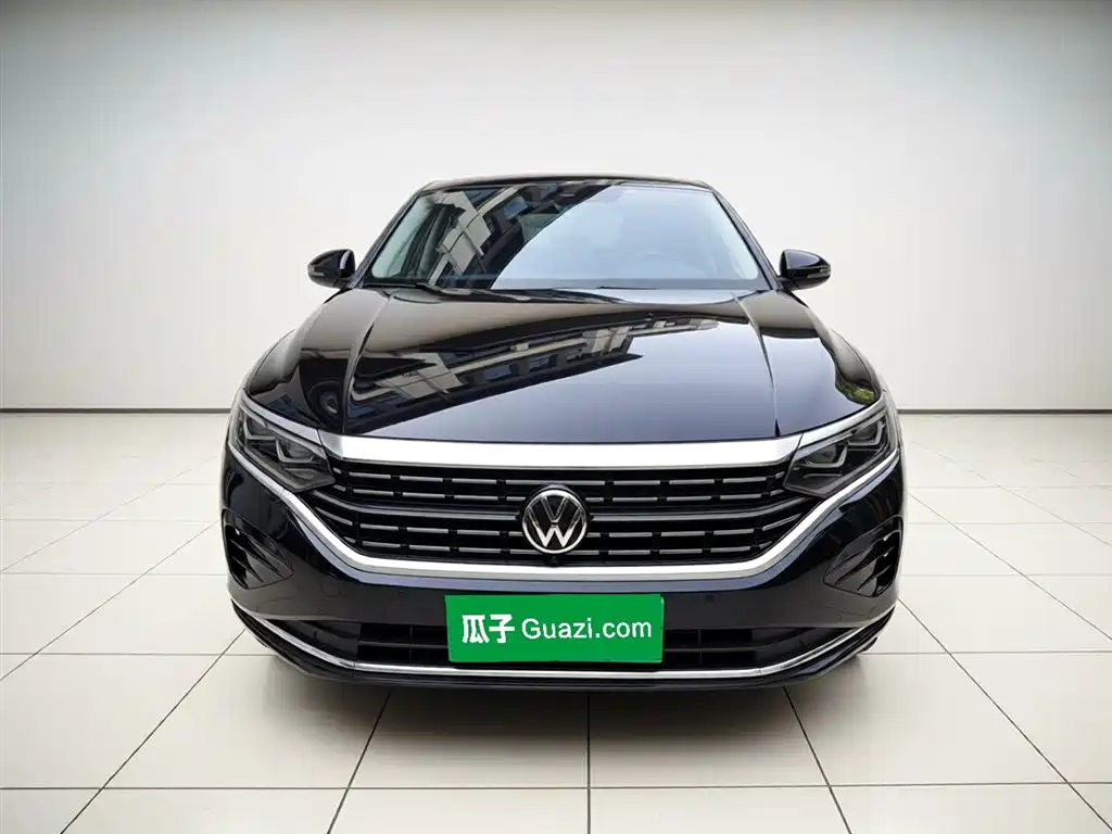 Volkswagen Passat 2023 330TSI Luxury Edition фото 2