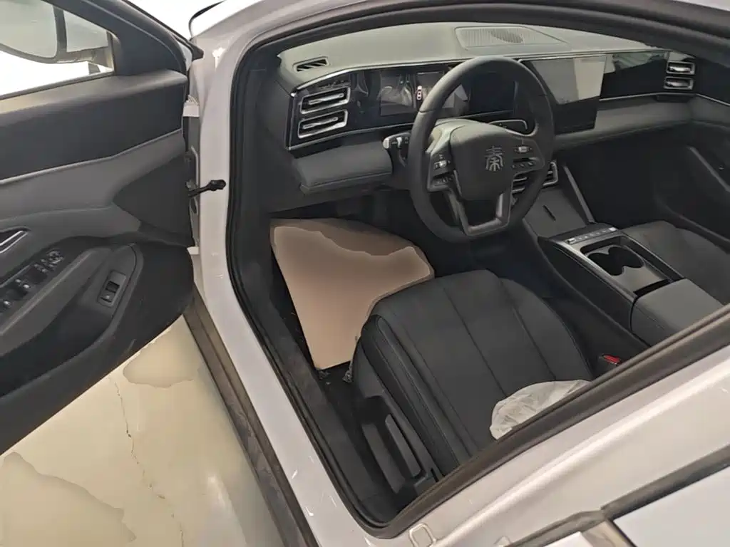 BYD Qin L 2026 2026 DM-i 128KM Progressive
