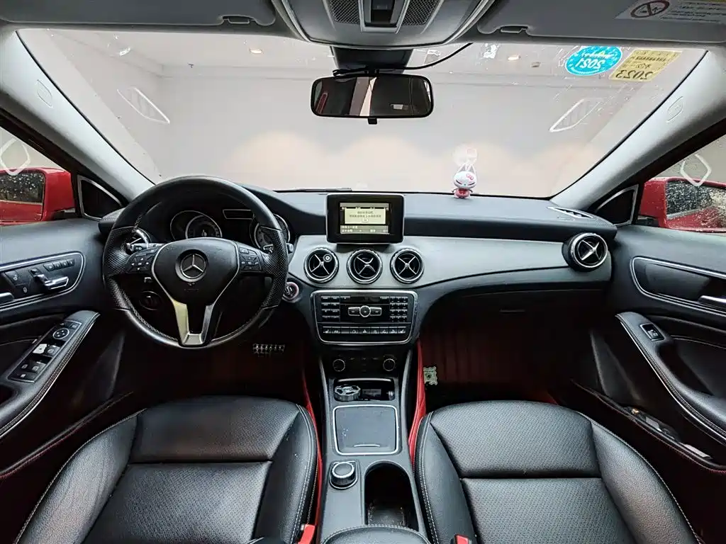 Mercedes-Benz GLA 2015 GLA 220 4MATIC Fashion Edition фото 9