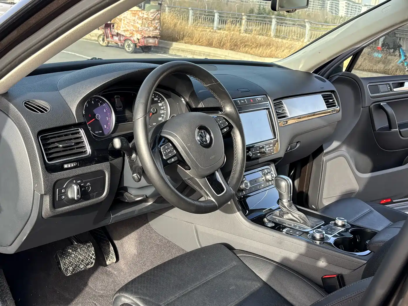 Volkswagen Touareg 2016 3.0TSI High Configuration фото 9