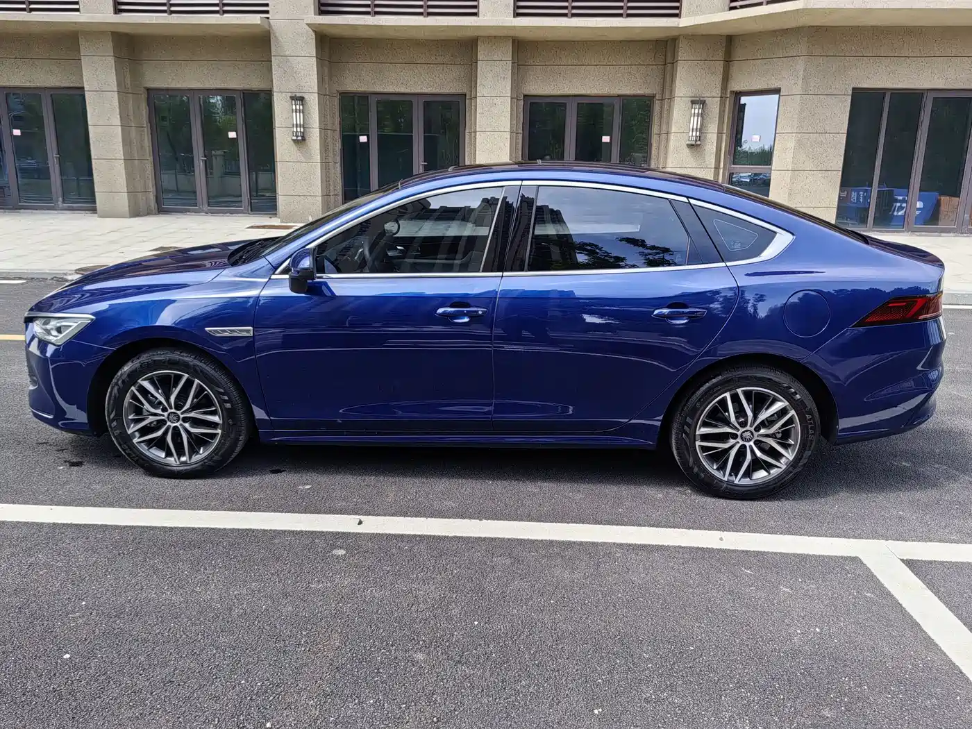 BYD Qin PLUS 2021 DM-i 120KM Flagship фото 13