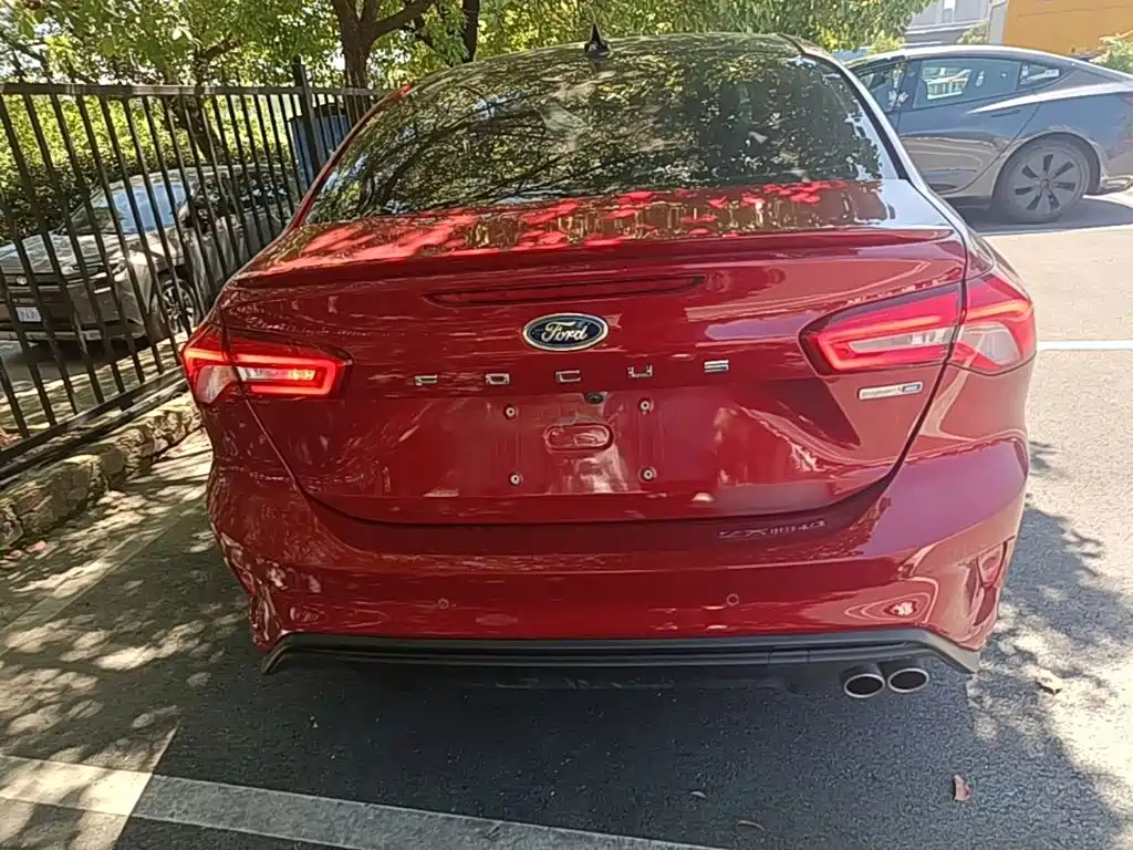 Ford Focus 2023 2022 Sedan EcoBoost 180 Automatic ST Line