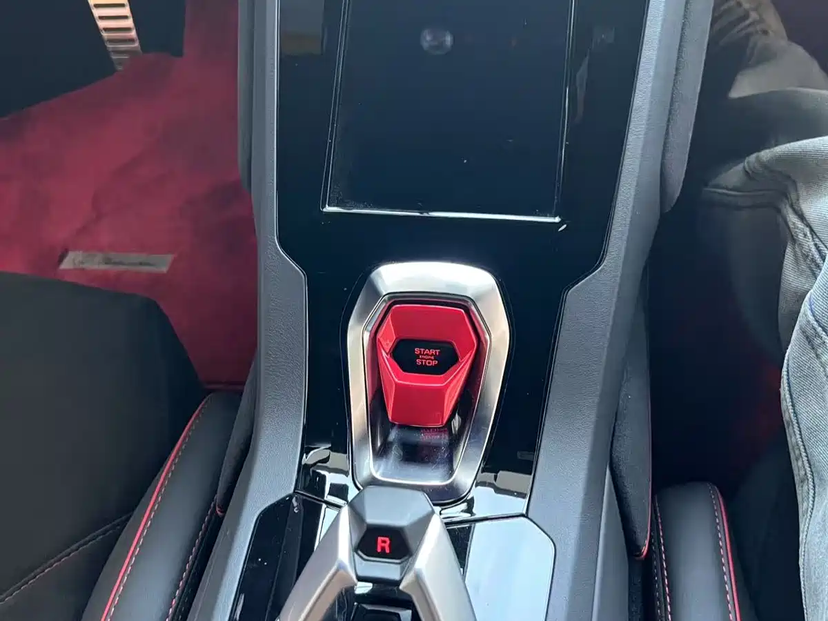 LAMBORGHINI HURACÁN