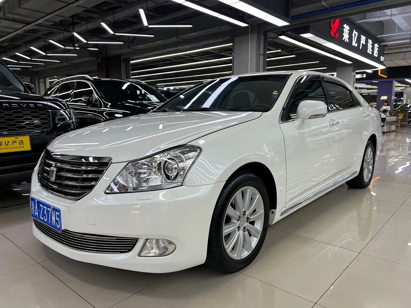 Toyota Crown 2010 2.5L Royal Leather Sunroof Navigation фото 2