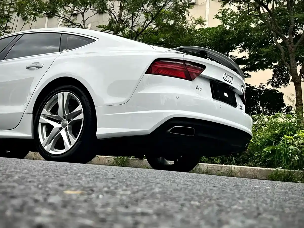 Photo 7 - Audi A7