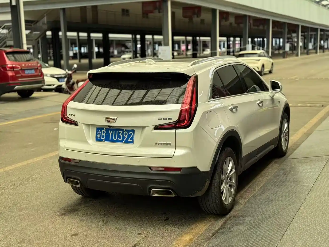 CADILLAC XT4