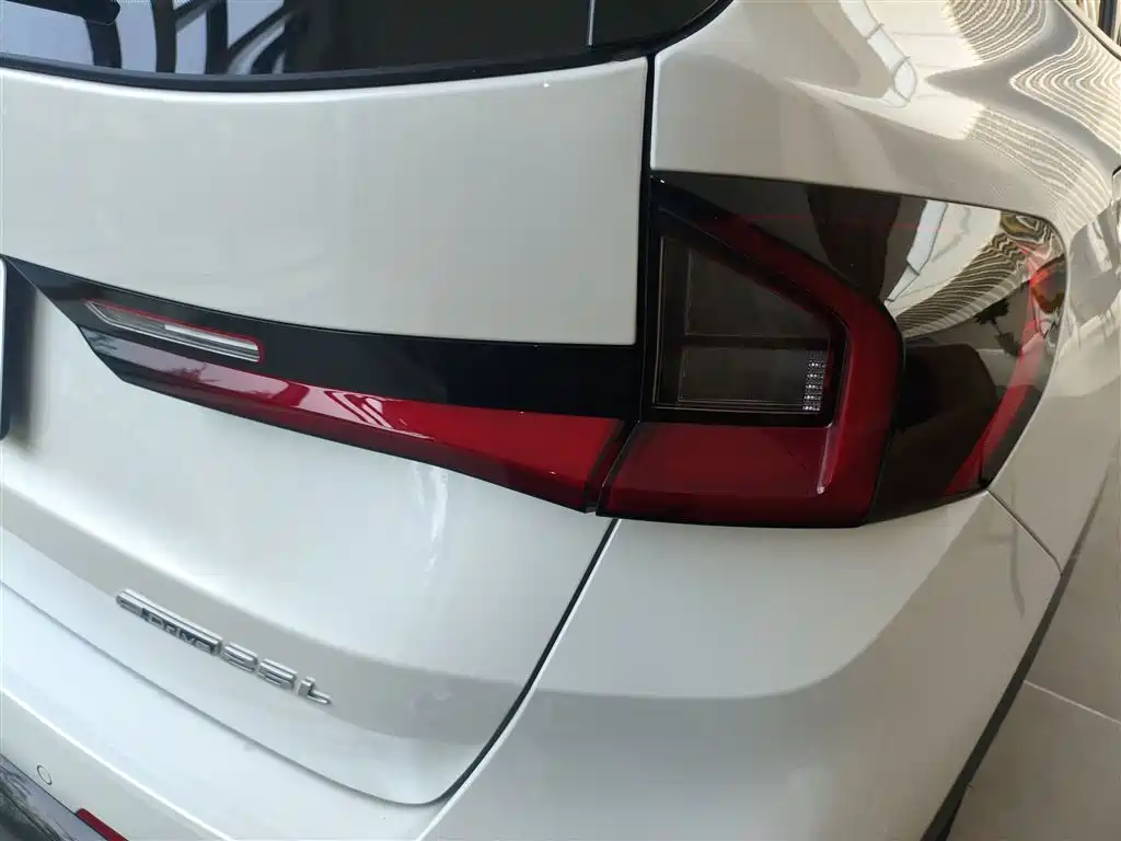 BMW iX1 2023 eDrive25L X Design Package фото 24