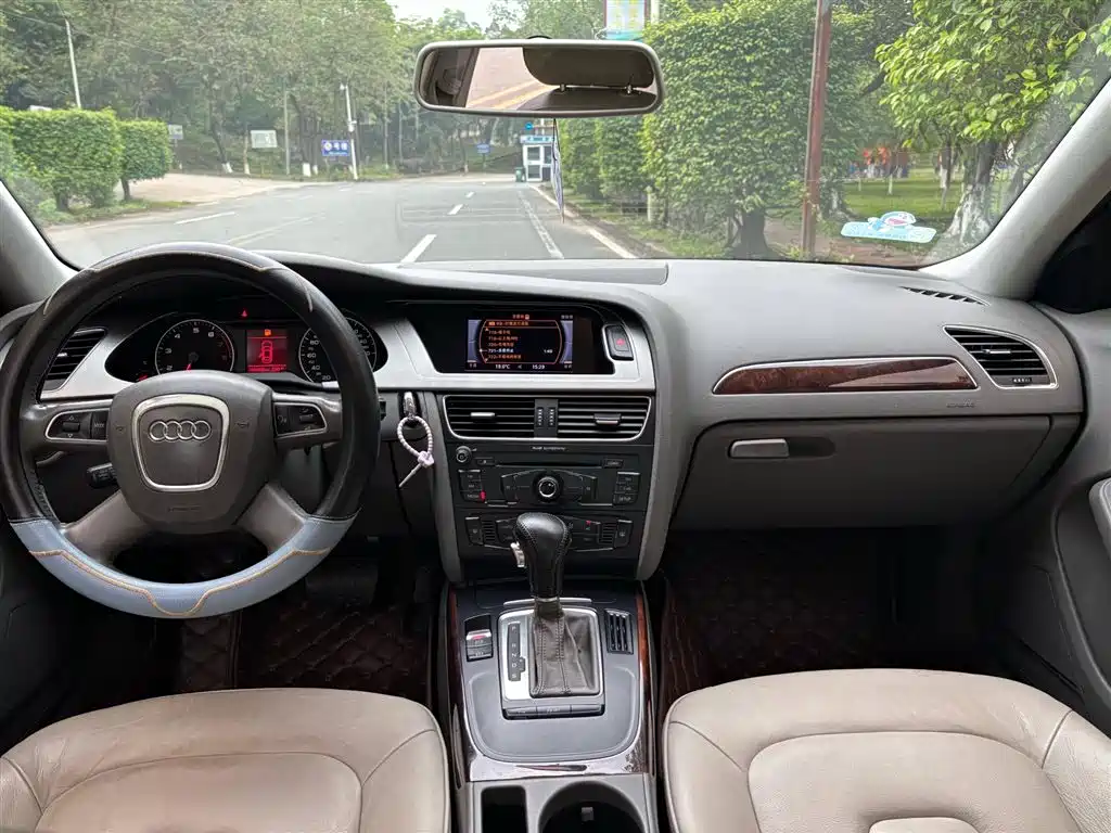 Audi A4L 2012 2.0 TFSI Automatic Technology фото 7