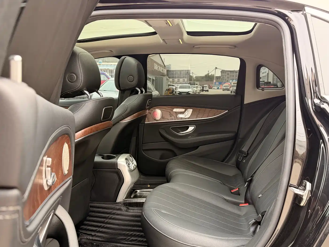 Mercedes-Benz E-Class 2019 E 300 L Luxury фото 12