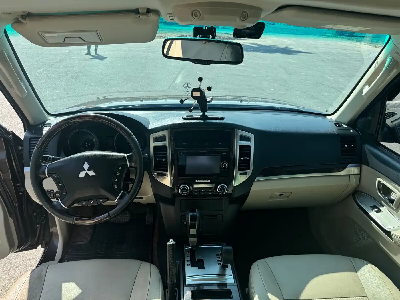 Mitsubishi Pajero (Import) 2018 3.0L Automatic Premium Edition фото 9