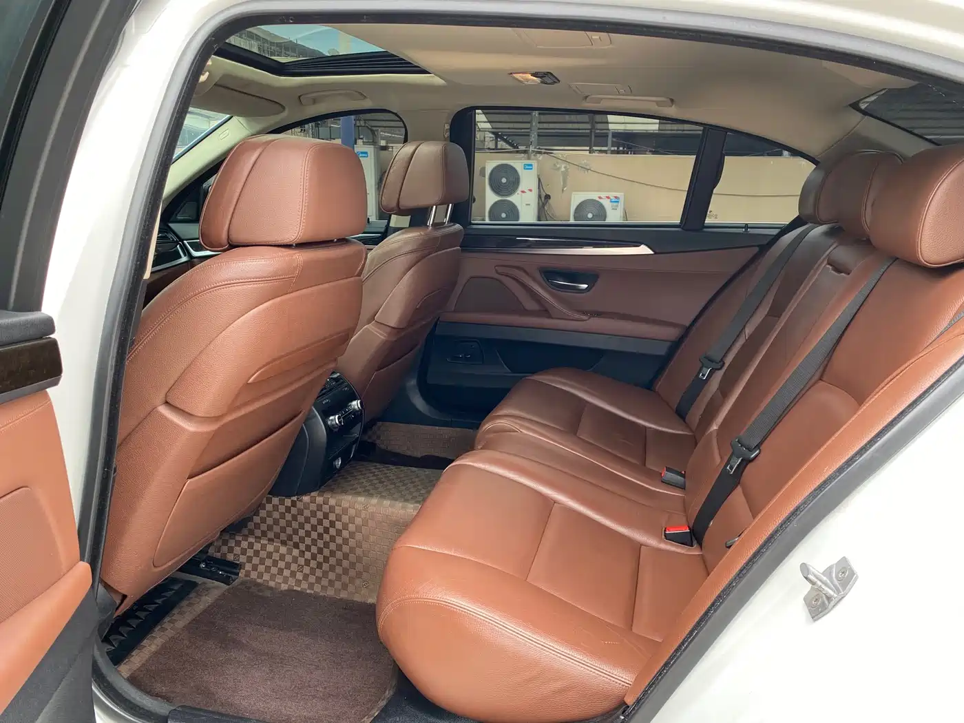 BMW 5 Series 2015 535Li Leading фото 16