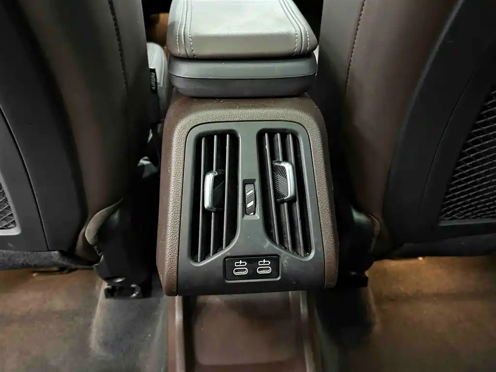BMW X1 2023 sDrive20Li X Design Package фото 15
