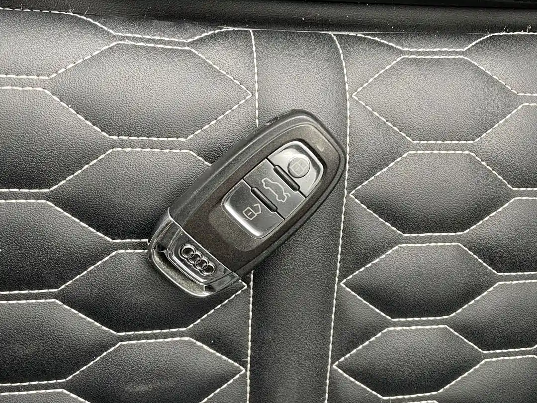 Photo 20 - Audi A4 (Import)