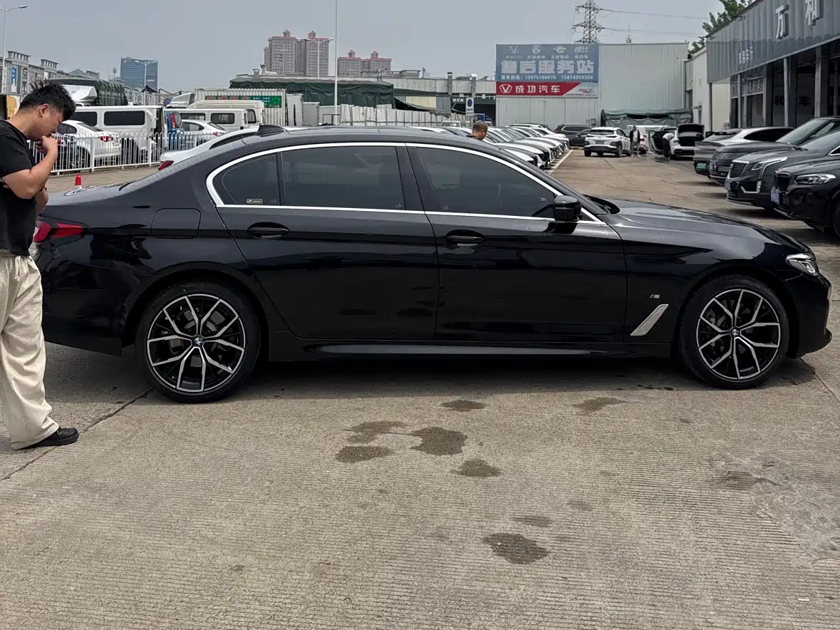 BMW 5 Series 2022 530Li Exclusive M Sport Package фото 15