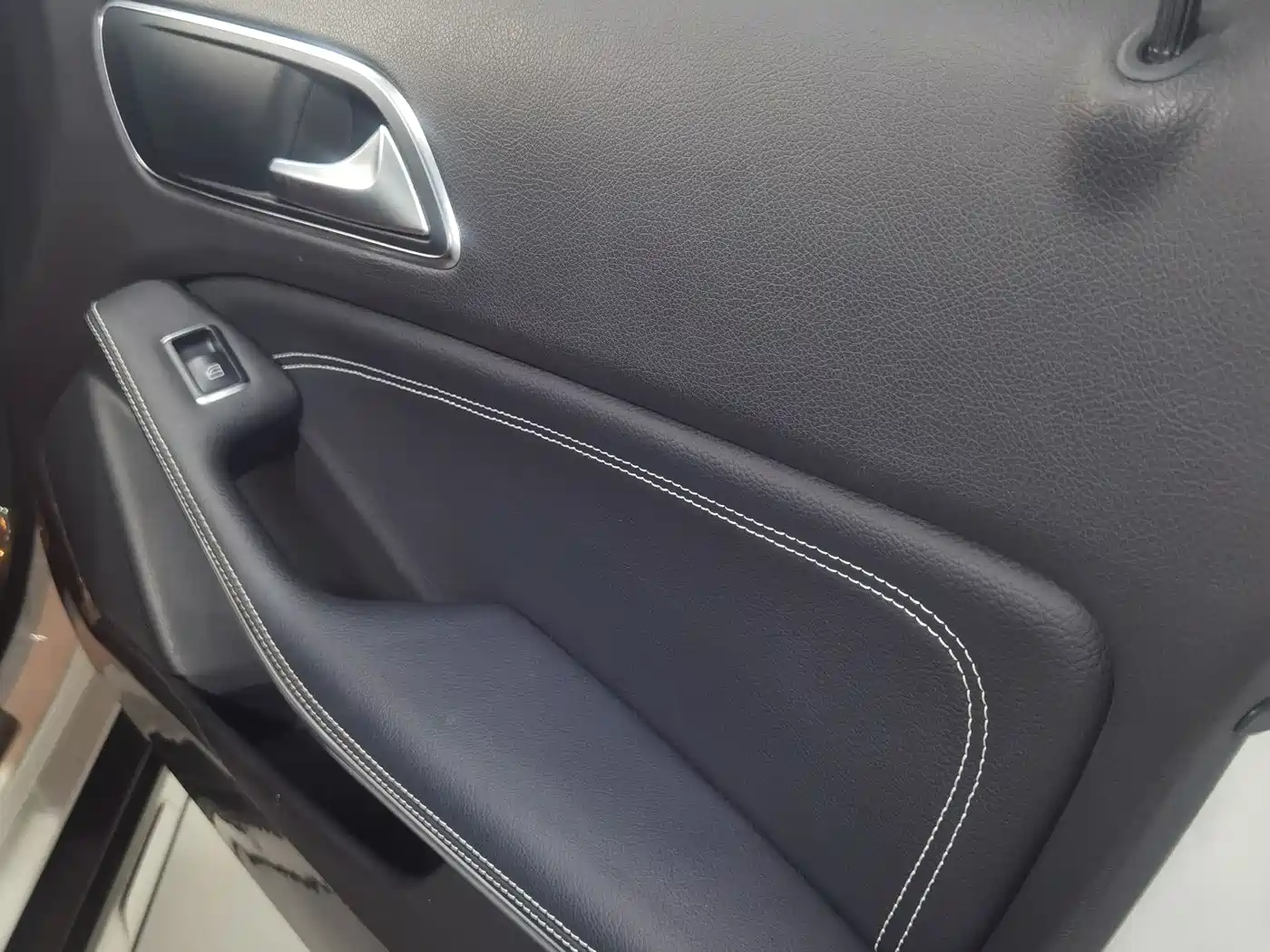 Mercedes-Benz GLA 2018 GLA 200 Dynamic фото 20