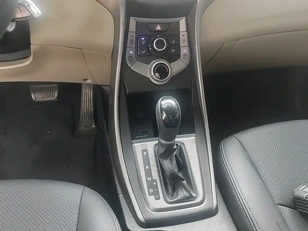 Hyundai Langdong 2015 1.6L Auto Trend фото 14