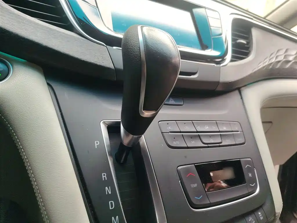 Buick GL8 2018 ES 28T Comfort Type China VI фото 7