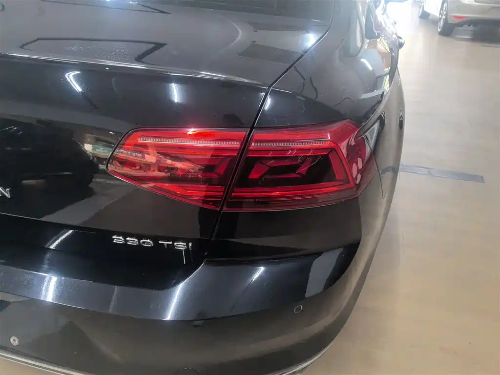Volkswagen Magotan 2020 330TSI DSG Luxury фото 8